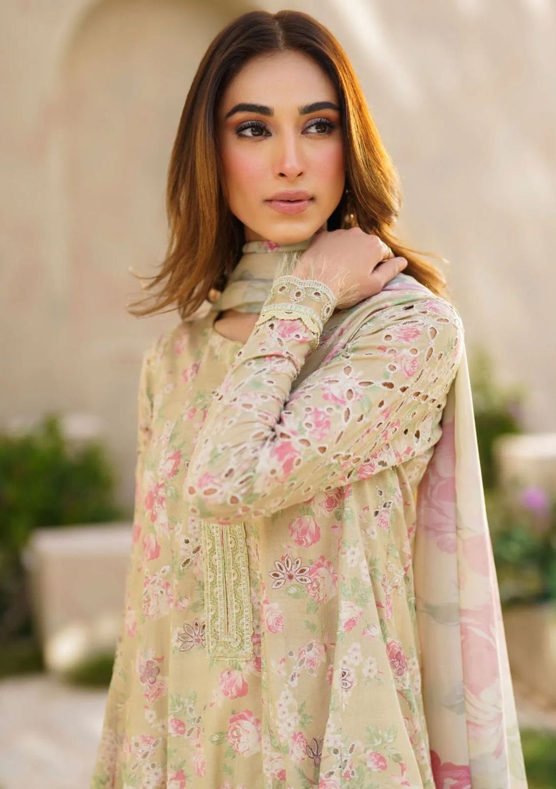 Iznik Lawn Collection