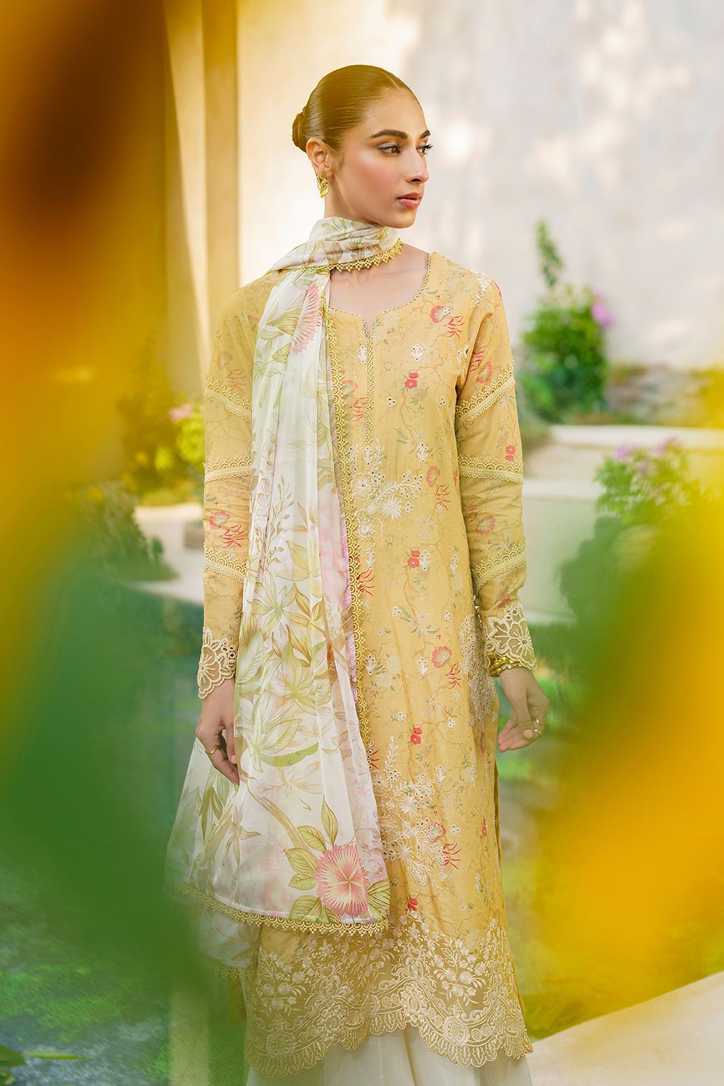 Iznik Lawn Collection